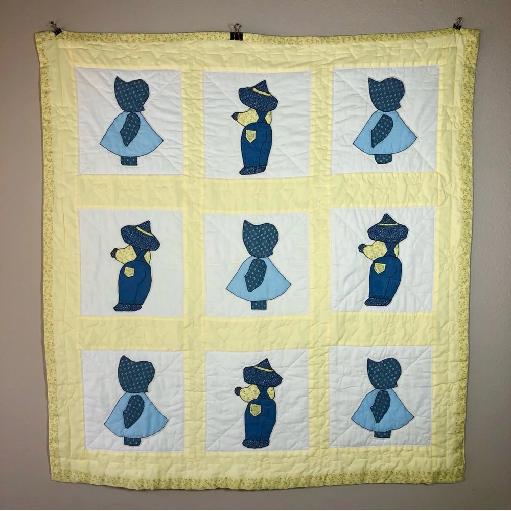 Vintage Grandma Hand‎ Made Patchwork Sunbonnet Sue & Overall Sam Cute Crib Quilt